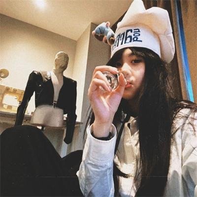 红色八爪女